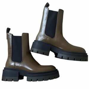 H&M Stylish dark green  Chelsea Boots for Women Size 37/ 7​
